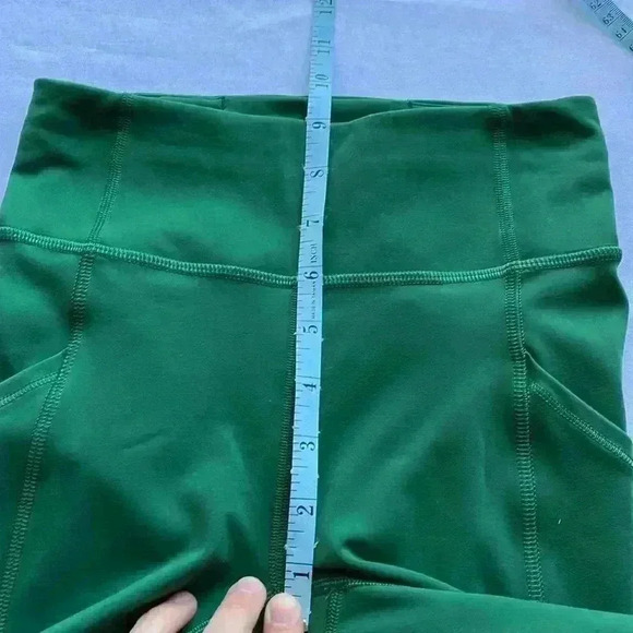 EUC Lulu Lemon Women’s HR Tight 25” Size 2 Green Legging Pant - Picture 8 of 13